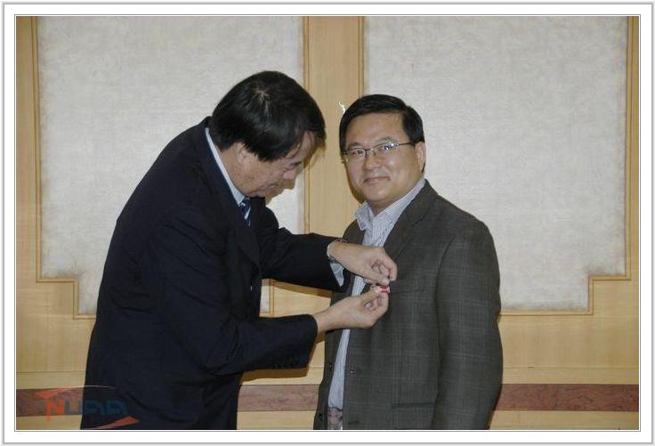 胡志忠2.jpg